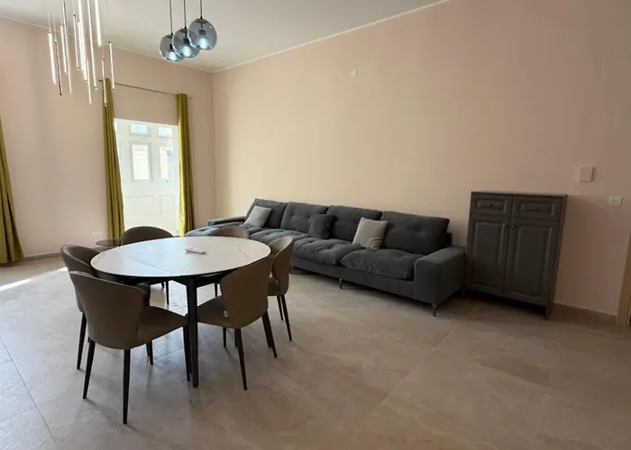 Comfort Large 3 Bedroom By Hostmt Daire Gharghur